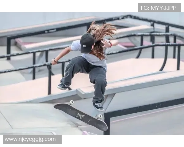 滑板灵活性大比拼深圳滑板队荣获第三名展现实力与风采