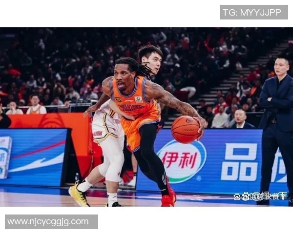 2017年CBA季后赛北京队与上海队激战正酣精彩瞬间回顾与分析